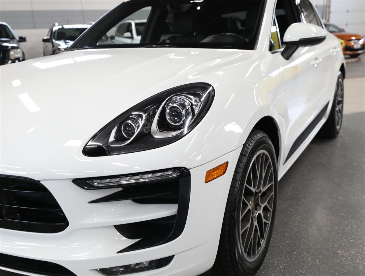 2018 Porsche Macan Sport - Photo 5 - Addison, IL 60101