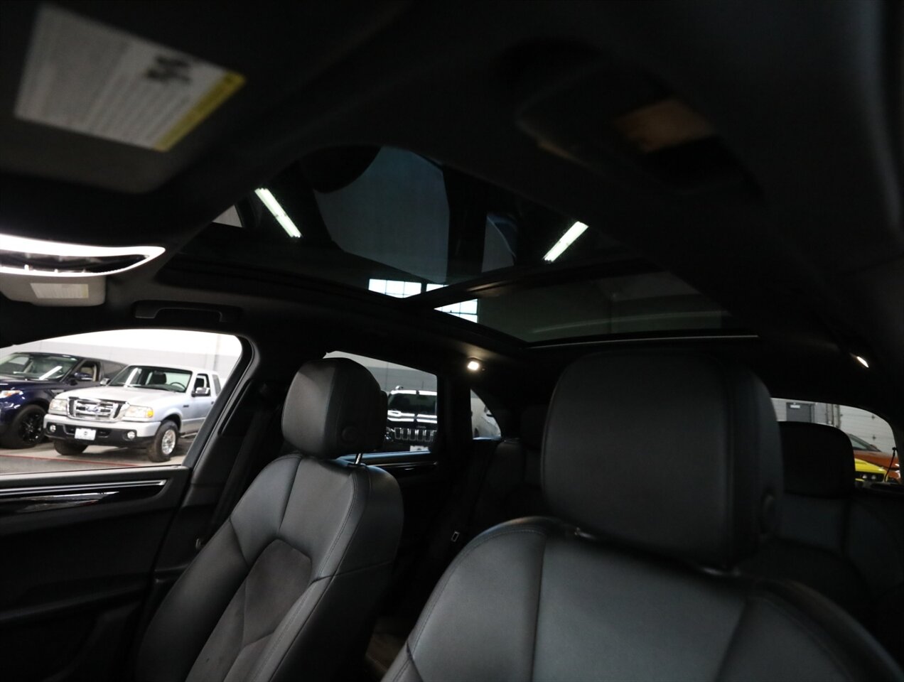 2018 Porsche Macan Sport - Photo 31 - Addison, IL 60101