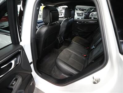 2018 Porsche Macan Sport - Photo 24 - Addison, IL 60101