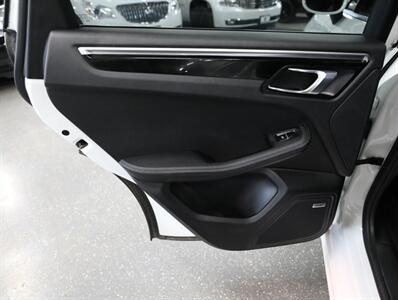 2018 Porsche Macan Sport - Photo 23 - Addison, IL 60101
