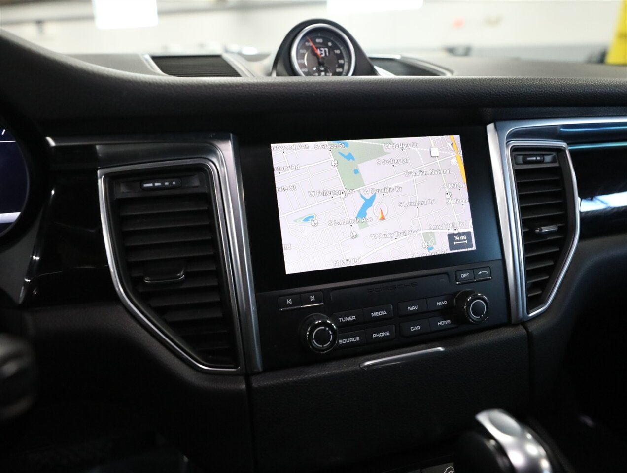 2018 Porsche Macan Sport - Photo 35 - Addison, IL 60101