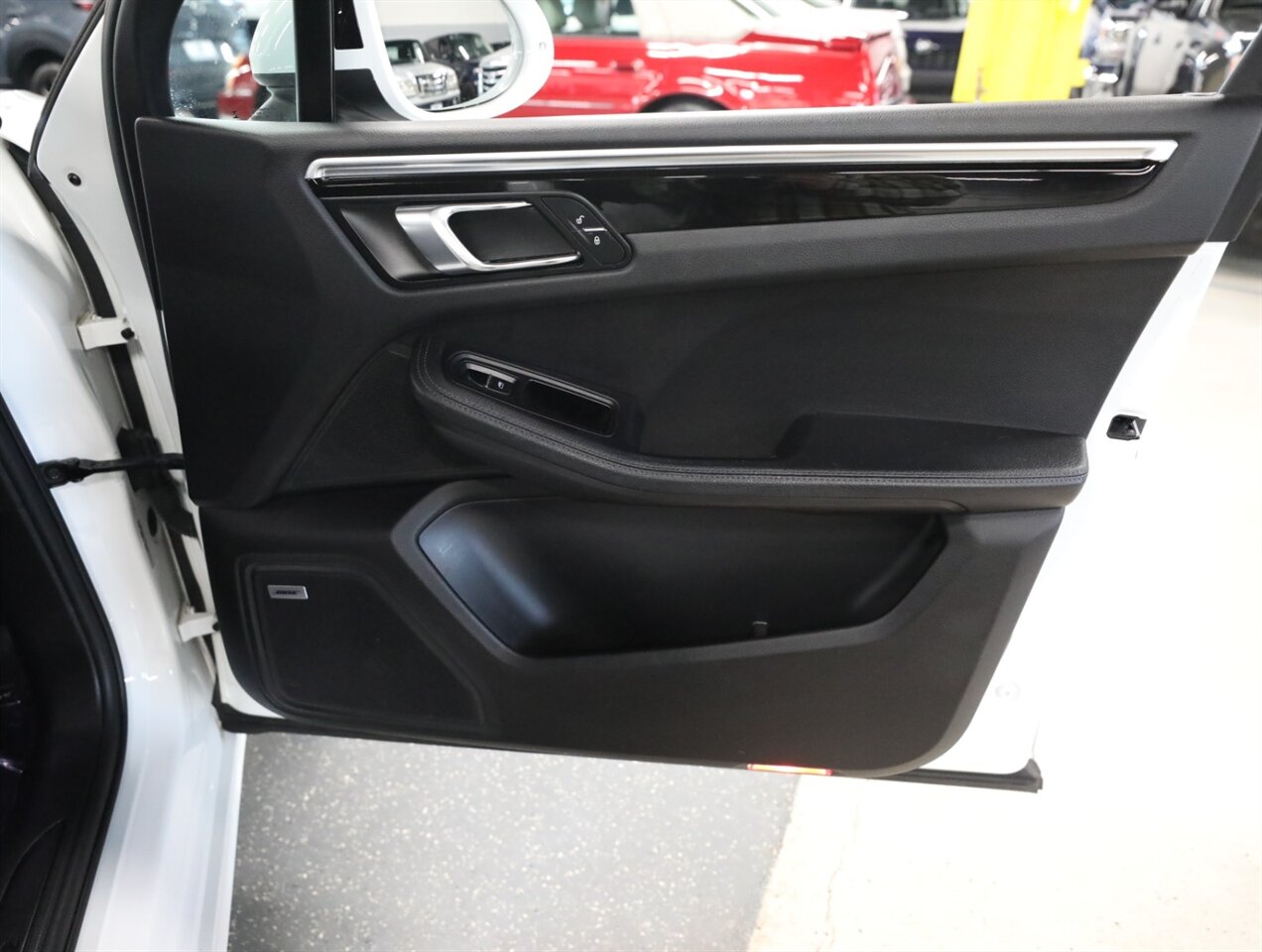 2018 Porsche Macan Sport - Photo 15 - Addison, IL 60101