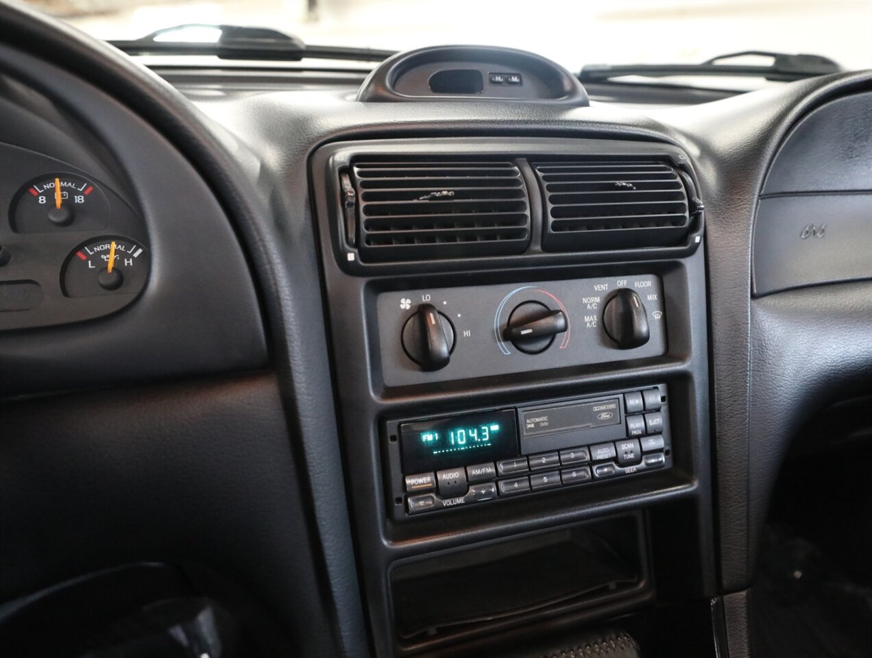 1995 Ford Mustang GT - Photo 32 - Addison, IL 60101