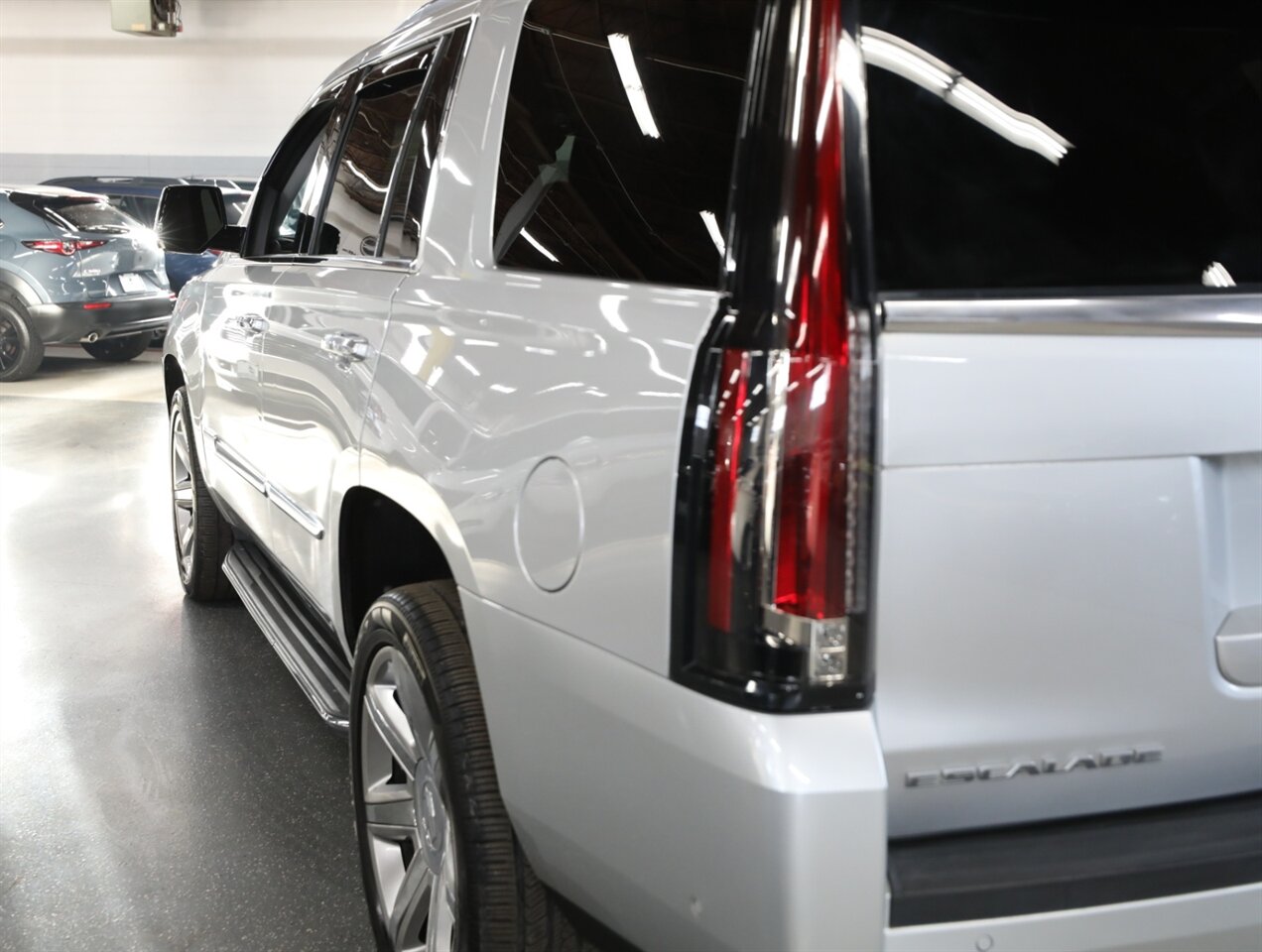 2020 Cadillac Escalade Luxury 4WD - Photo 12 - Addison, IL 60101