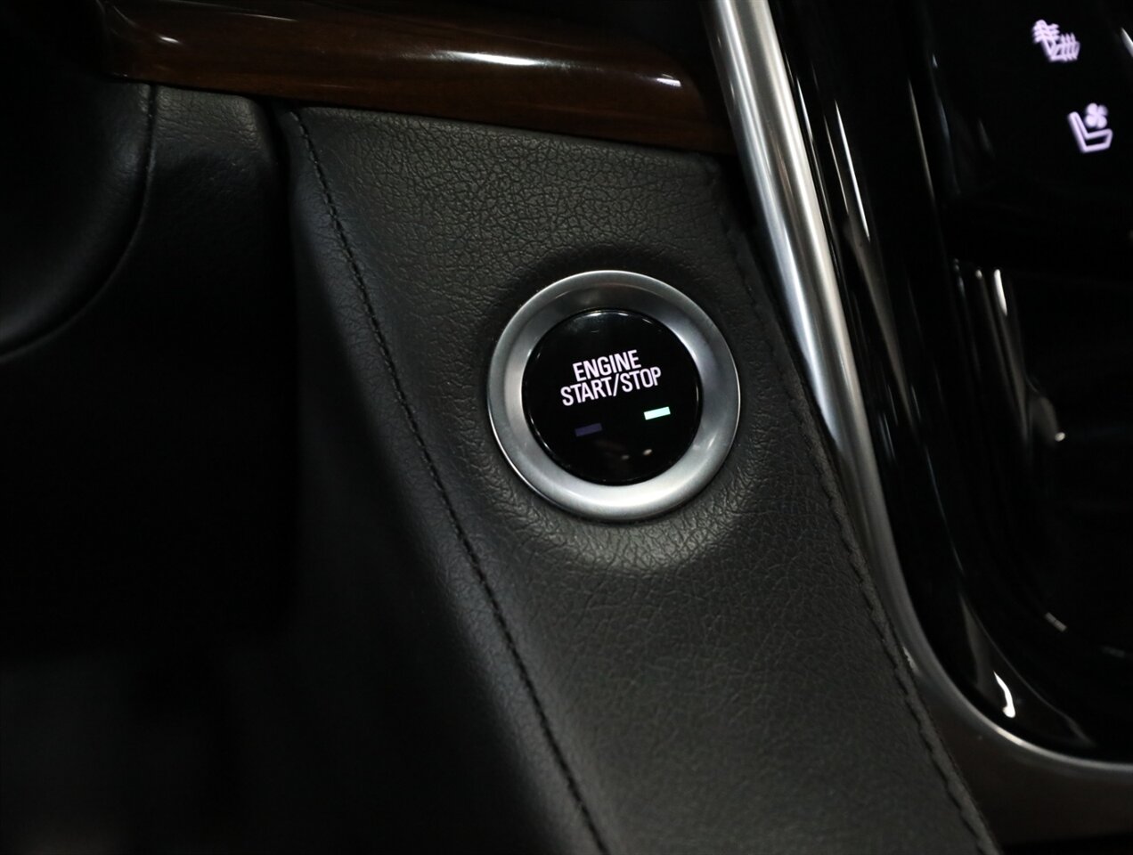 2020 Cadillac Escalade Luxury 4WD - Photo 37 - Addison, IL 60101