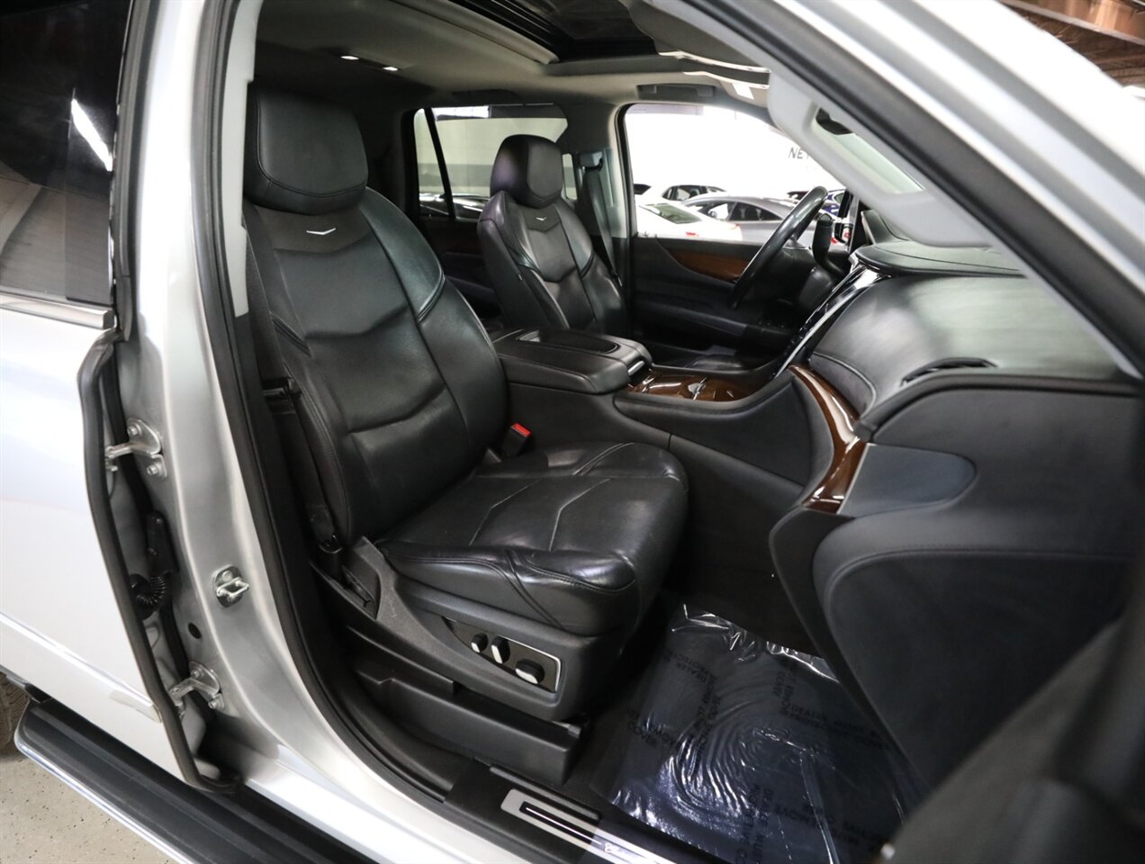 2020 Cadillac Escalade Luxury 4WD - Photo 16 - Addison, IL 60101