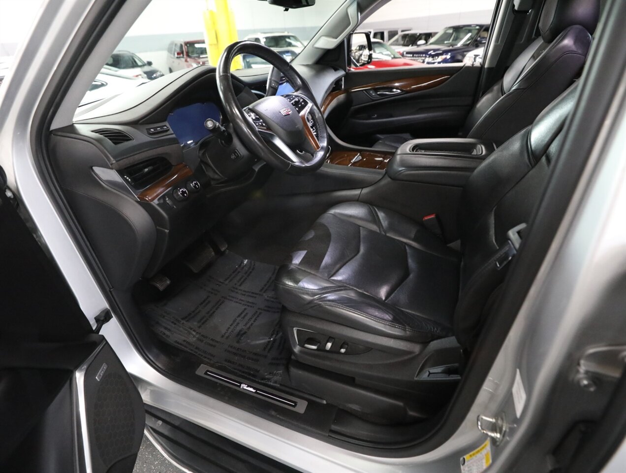 2020 Cadillac Escalade Luxury 4WD - Photo 32 - Addison, IL 60101