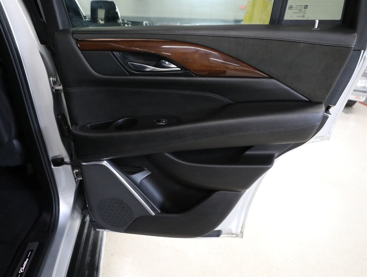 2020 Cadillac Escalade Luxury 4WD - Photo 17 - Addison, IL 60101