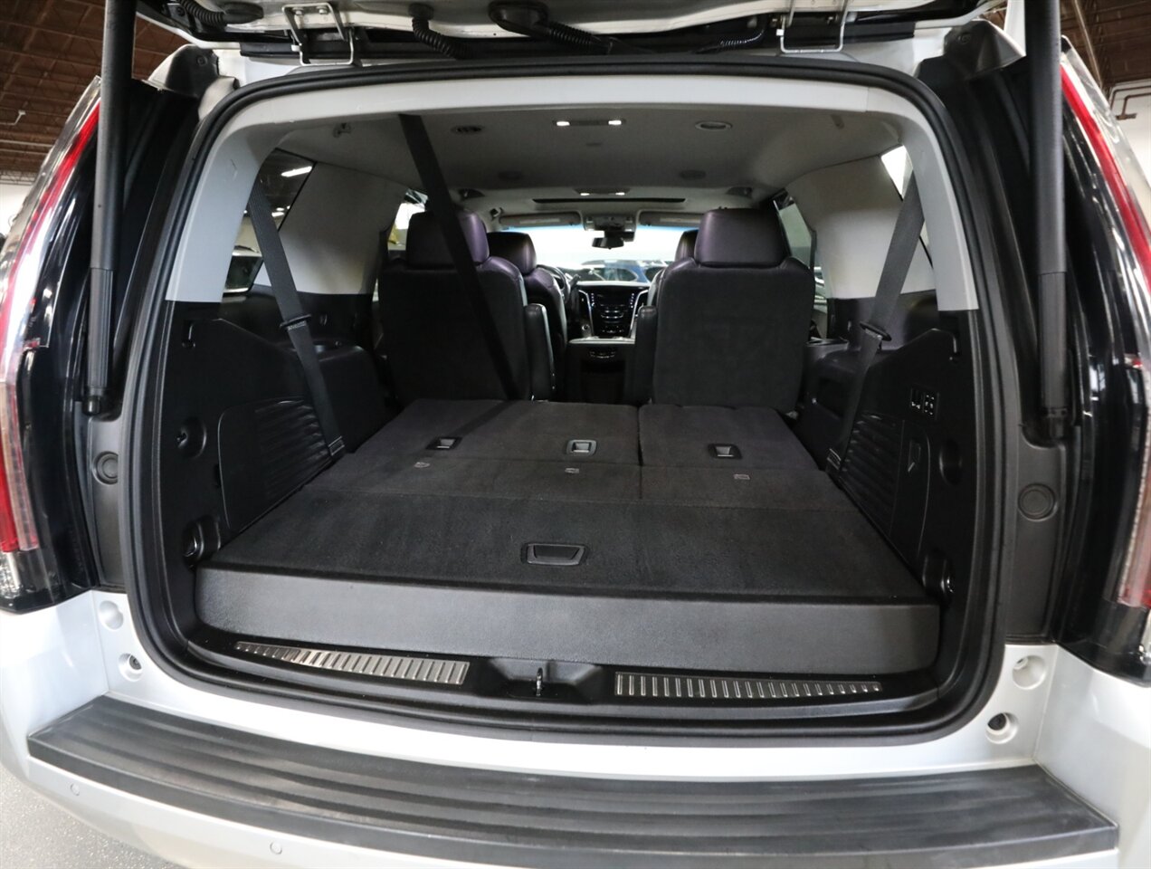 2020 Cadillac Escalade Luxury 4WD - Photo 23 - Addison, IL 60101