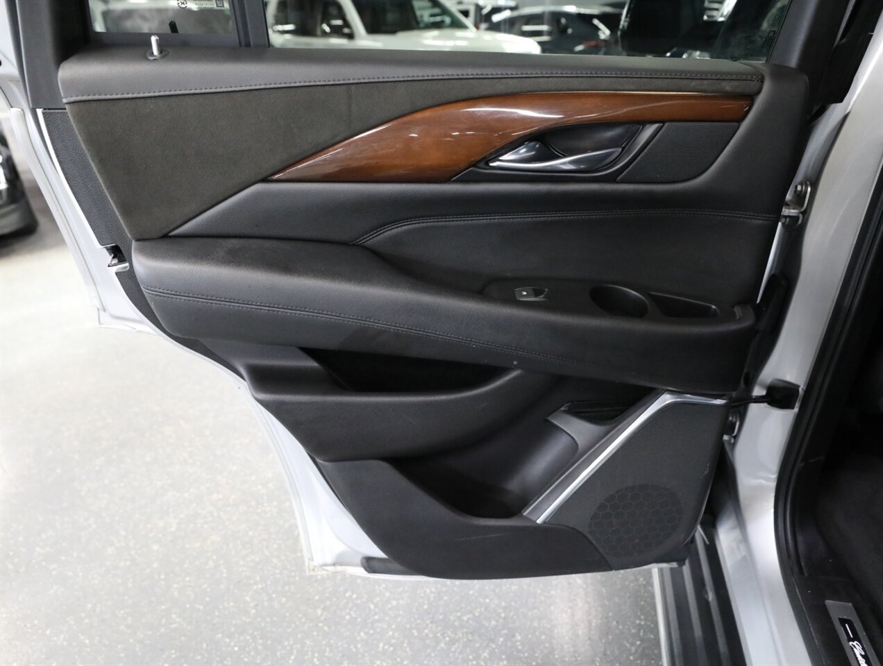 2020 Cadillac Escalade Luxury 4WD - Photo 26 - Addison, IL 60101