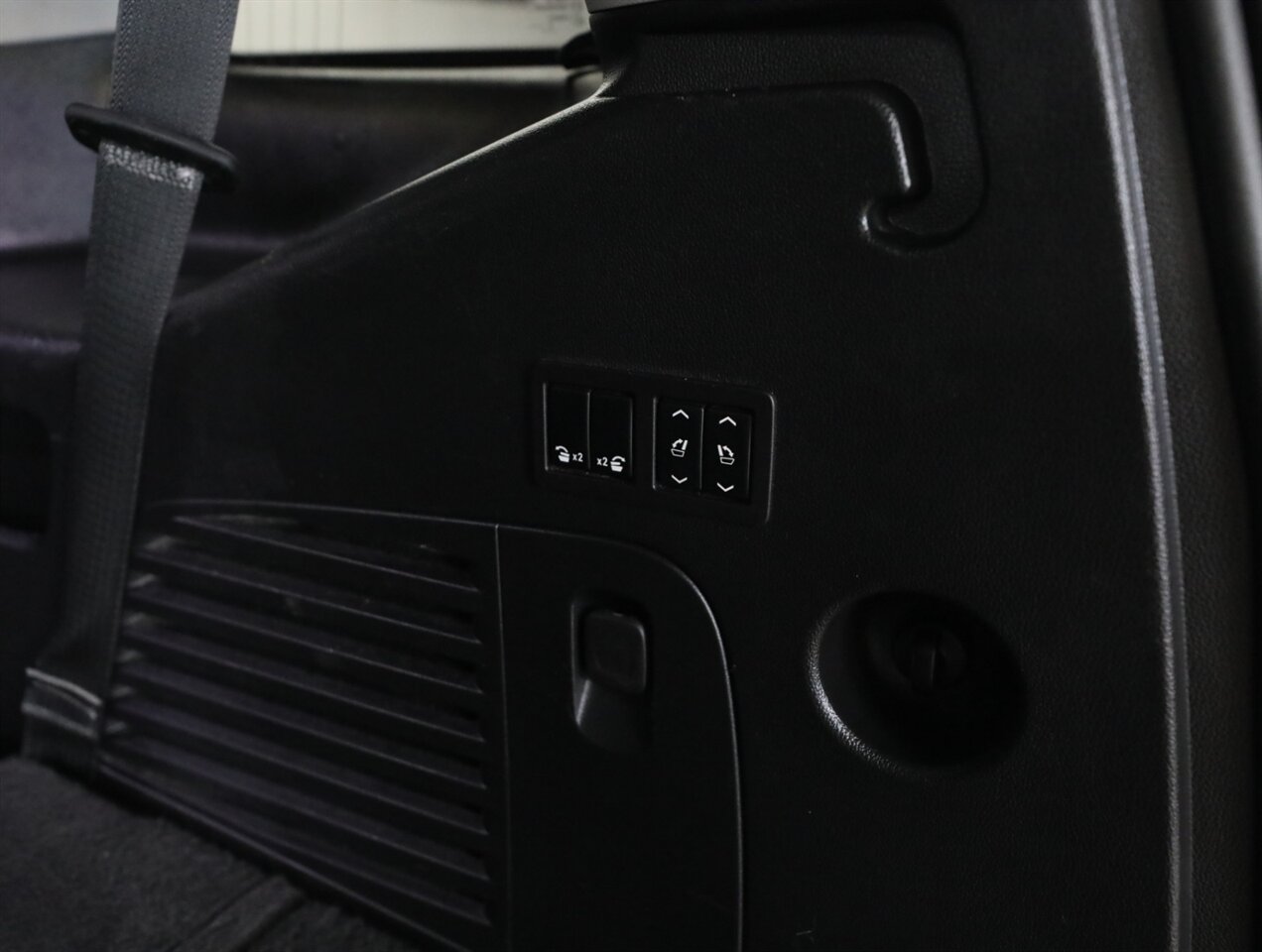 2020 Cadillac Escalade Luxury 4WD - Photo 24 - Addison, IL 60101