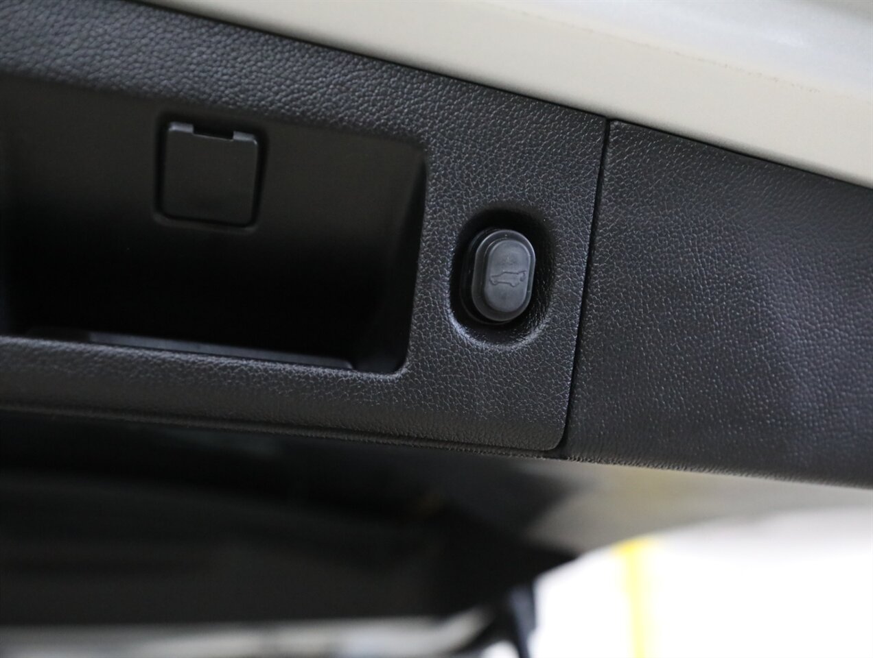 2020 Cadillac Escalade Luxury 4WD - Photo 25 - Addison, IL 60101