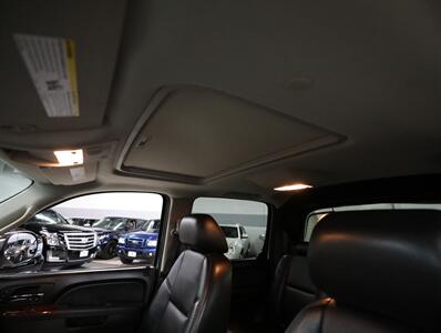2013 Chevrolet Avalanche LTZ Black Diamond 4X4 - Photo 32 - Addison, IL 60101