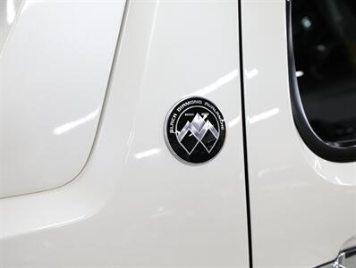 2013 Chevrolet Avalanche LTZ Black Diamond 4X4 - Photo 9 - Addison, IL 60101