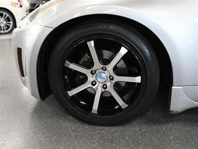 2005 Nissan 350Z Touring Convertible - Photo 42 - Addison, IL 60101