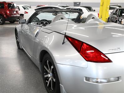 2005 Nissan 350Z Touring Convertible - Photo 15 - Addison, IL 60101