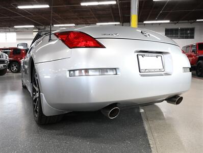 2005 Nissan 350Z Touring Convertible - Photo 13 - Addison, IL 60101
