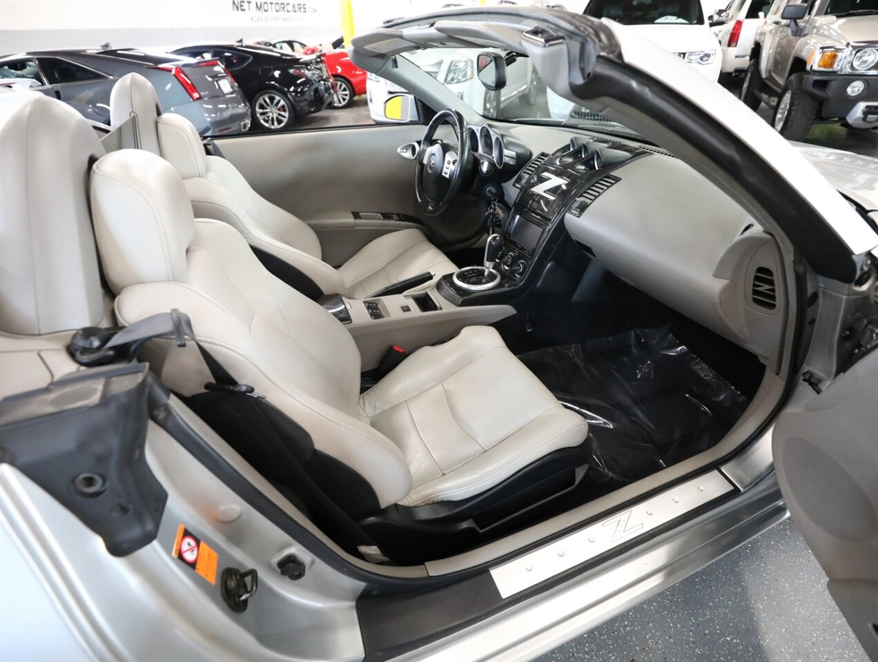 2005 Nissan 350Z Touring Convertible - Photo 20 - Addison, IL 60101