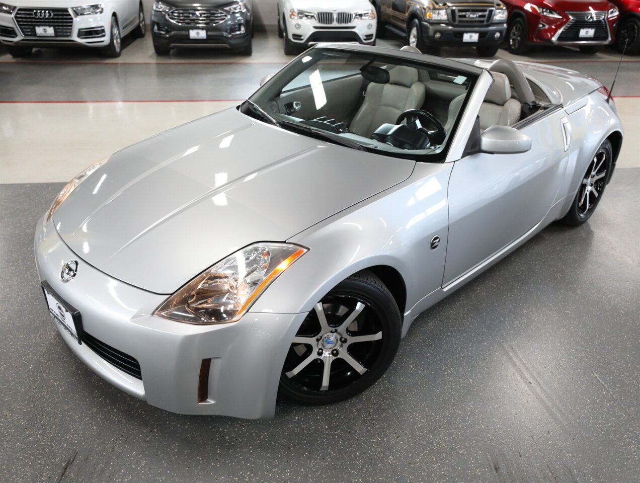 2005 Nissan 350Z Touring Convertible - Photo 2 - Addison, IL 60101