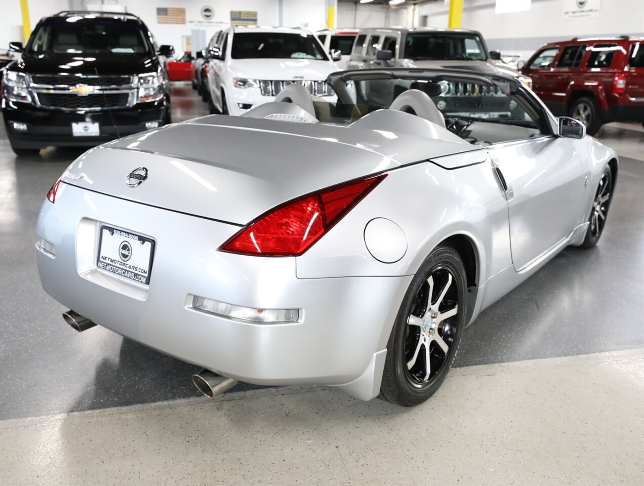 2005 Nissan 350Z Touring Convertible - Photo 10 - Addison, IL 60101