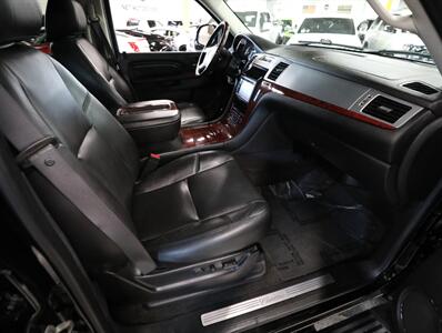 2012 Cadillac Escalade EXT Premium   - Photo 18 - Addison, IL 60101
