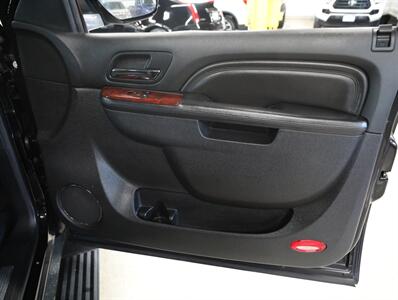 2012 Cadillac Escalade EXT Premium   - Photo 17 - Addison, IL 60101