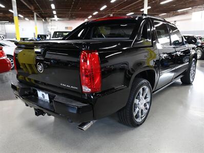 2012 Cadillac Escalade EXT Premium   - Photo 9 - Addison, IL 60101