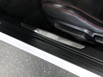 2016 Hyundai Genesis 3.8 R-Spec   - Photo 26 - Addison, IL 60101