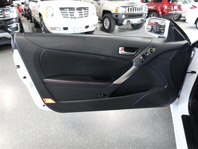 2016 Hyundai Genesis 3.8 R-Spec   - Photo 23 - Addison, IL 60101