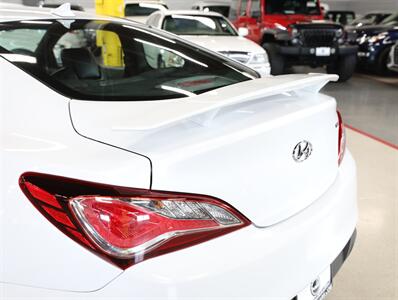 2016 Hyundai Genesis 3.8 R-Spec   - Photo 14 - Addison, IL 60101
