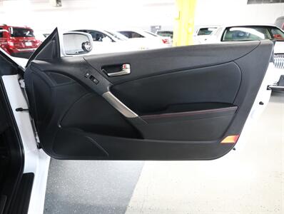 2016 Hyundai Genesis 3.8 R-Spec   - Photo 17 - Addison, IL 60101