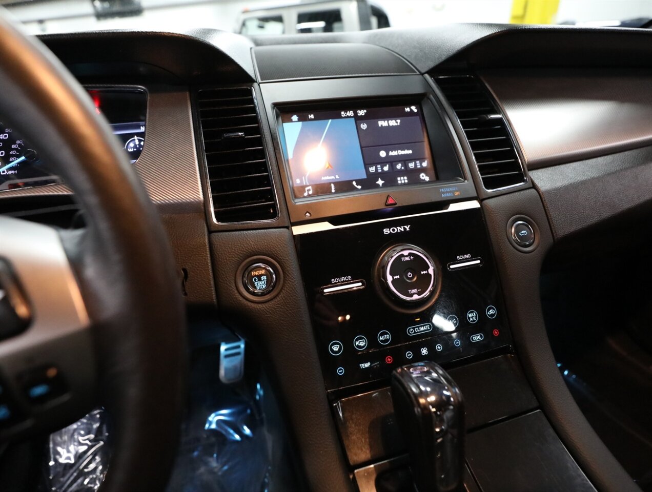 2017 Ford Taurus SHO AWD - Photo 36 - Addison, IL 60101