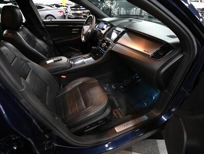 2017 Ford Taurus SHO AWD - Photo 19 - Addison, IL 60101