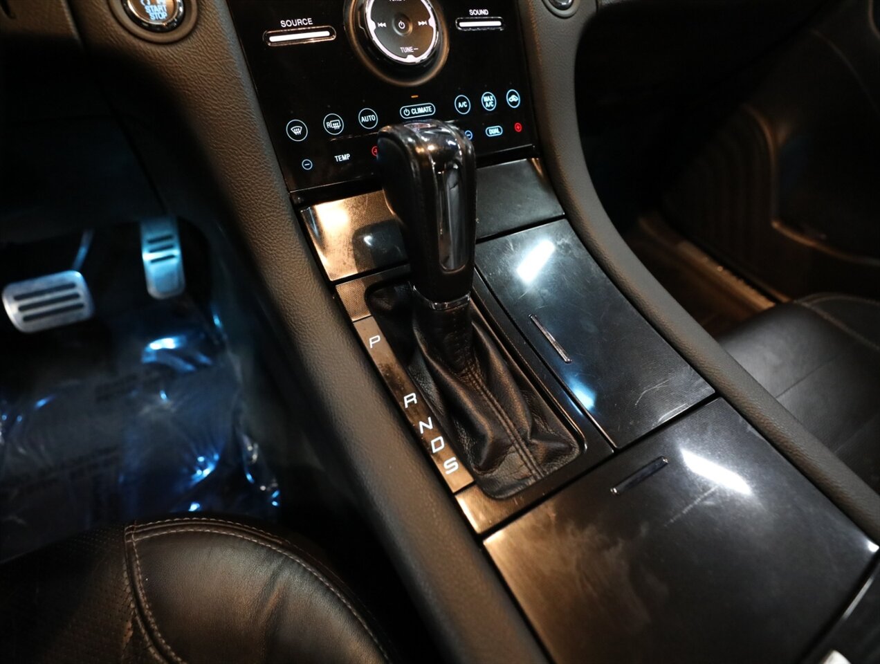 2017 Ford Taurus SHO AWD - Photo 35 - Addison, IL 60101