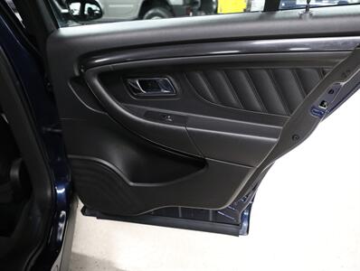 2017 Ford Taurus SHO AWD - Photo 21 - Addison, IL 60101