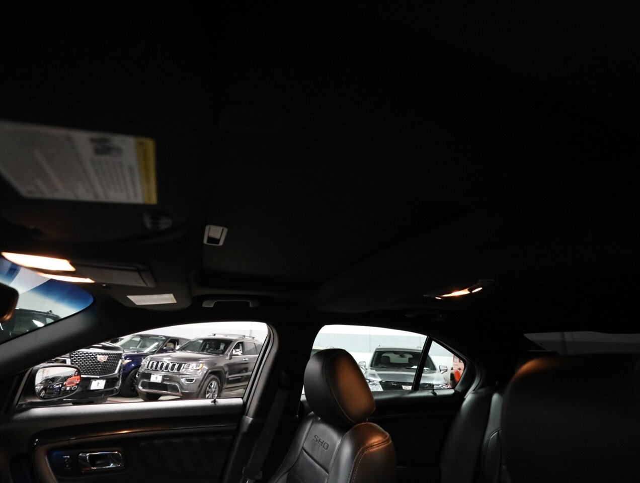 2017 Ford Taurus SHO AWD - Photo 34 - Addison, IL 60101