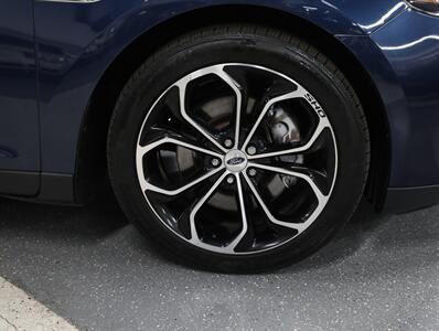 2017 Ford Taurus SHO AWD - Photo 47 - Addison, IL 60101