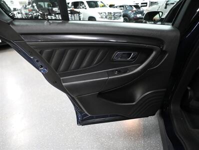 2017 Ford Taurus SHO AWD - Photo 25 - Addison, IL 60101