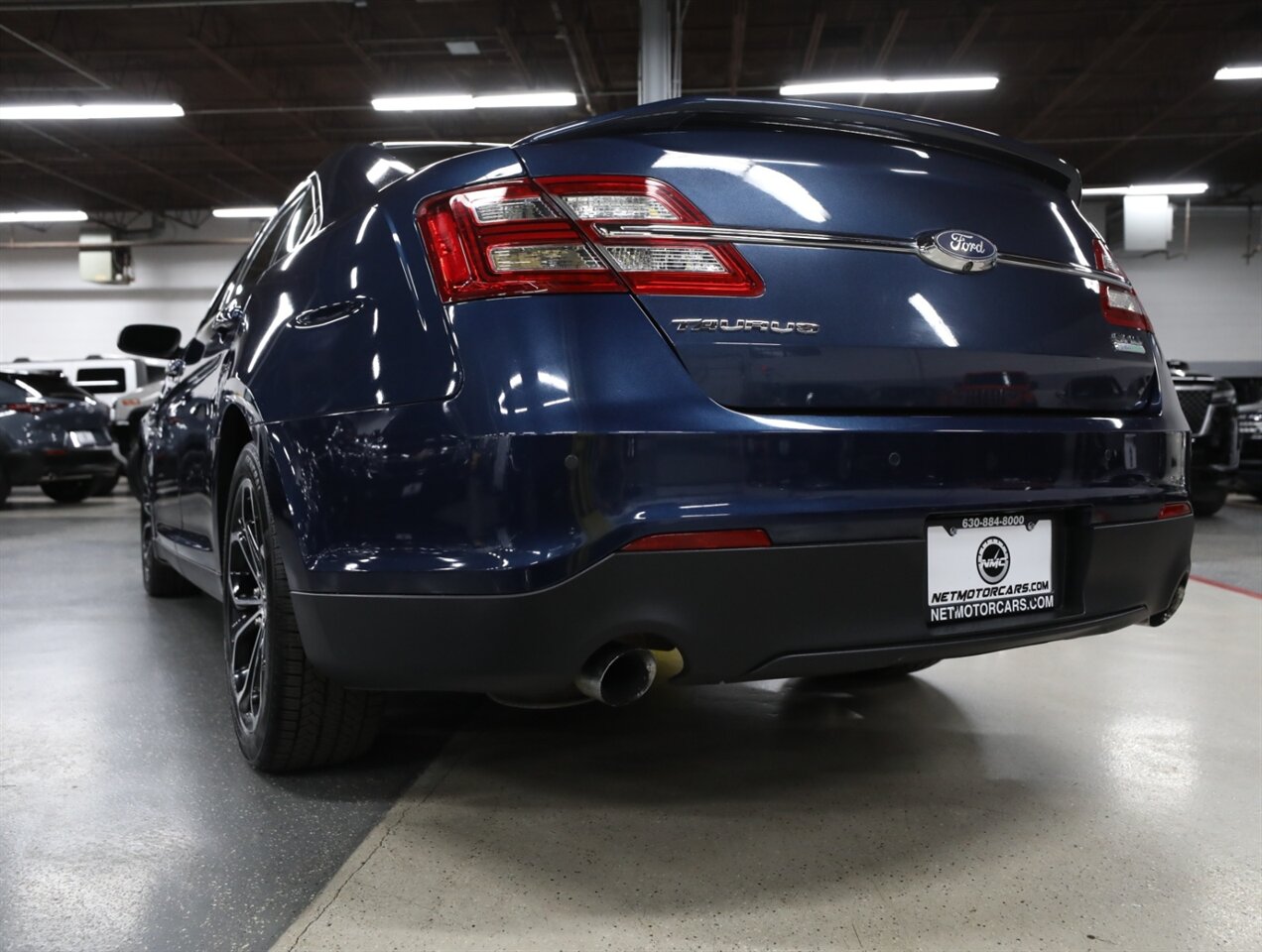 2017 Ford Taurus SHO AWD - Photo 14 - Addison, IL 60101