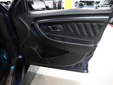 2017 Ford Taurus SHO AWD - Photo 18 - Addison, IL 60101