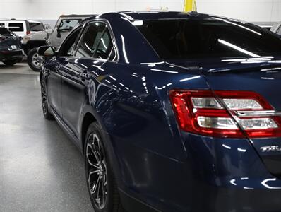 2017 Ford Taurus SHO AWD - Photo 16 - Addison, IL 60101