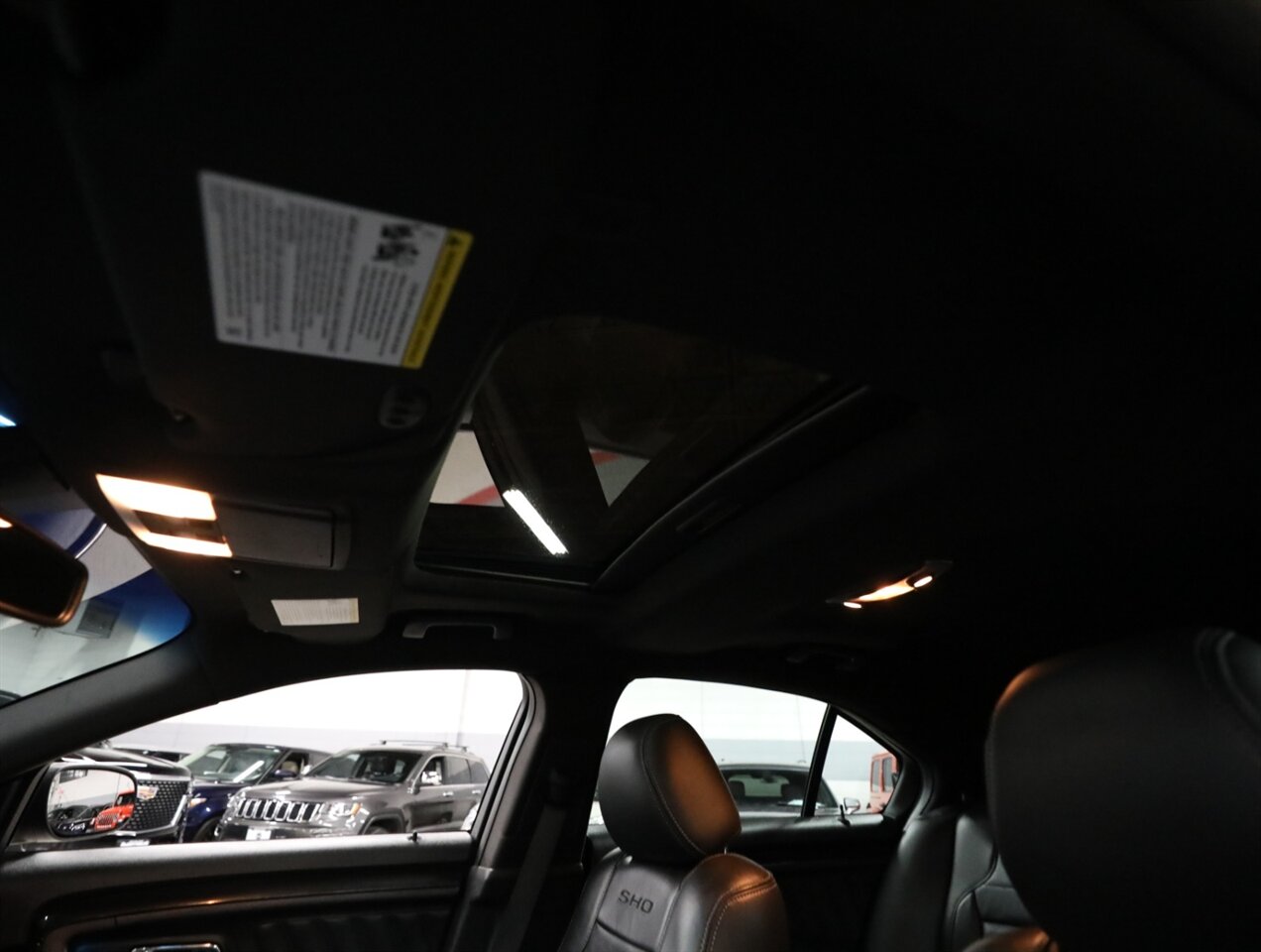 2017 Ford Taurus SHO AWD - Photo 33 - Addison, IL 60101