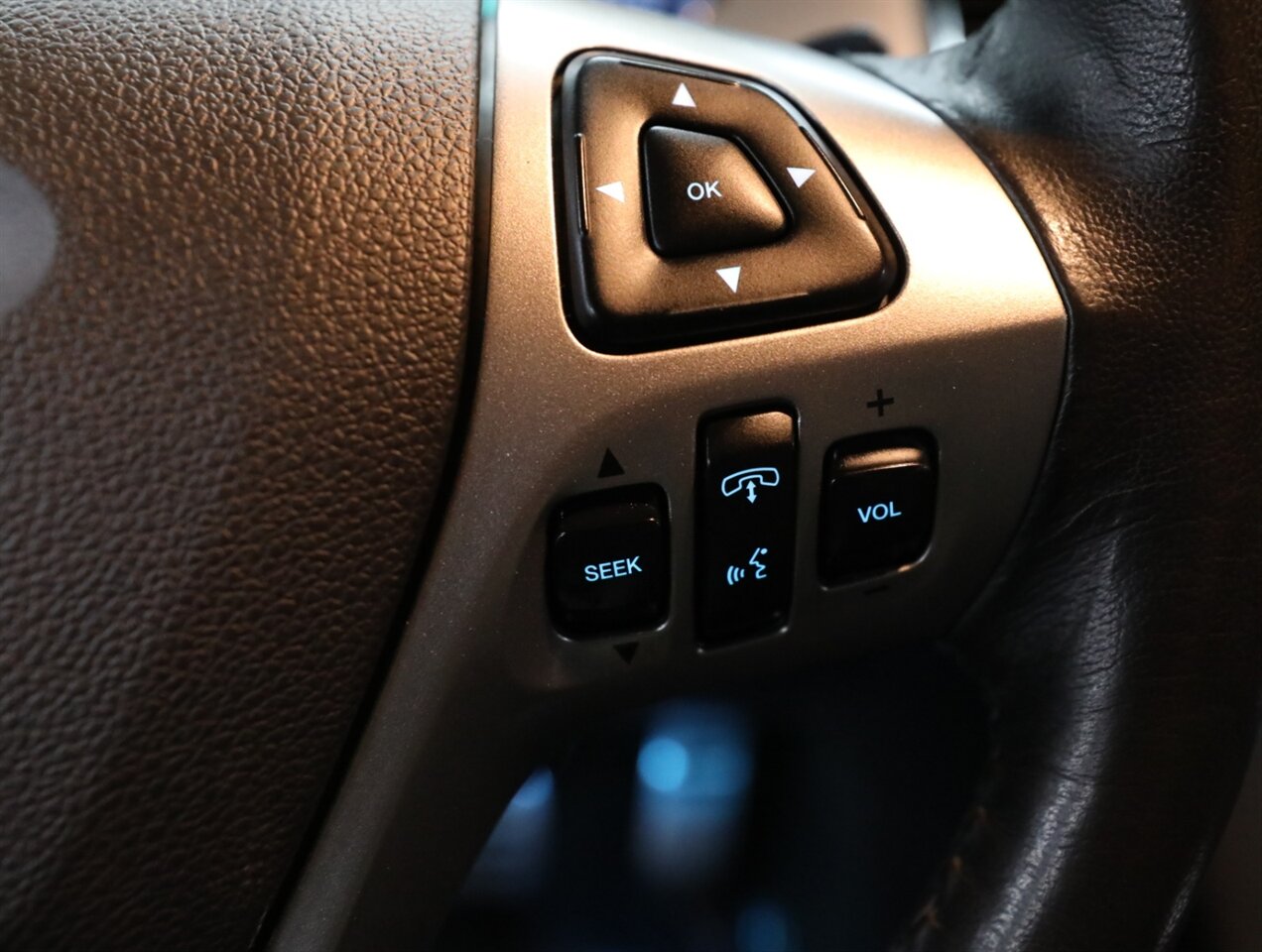 2017 Ford Taurus SHO AWD - Photo 40 - Addison, IL 60101