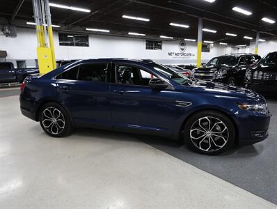 2017 Ford Taurus SHO AWD - Photo 9 - Addison, IL 60101