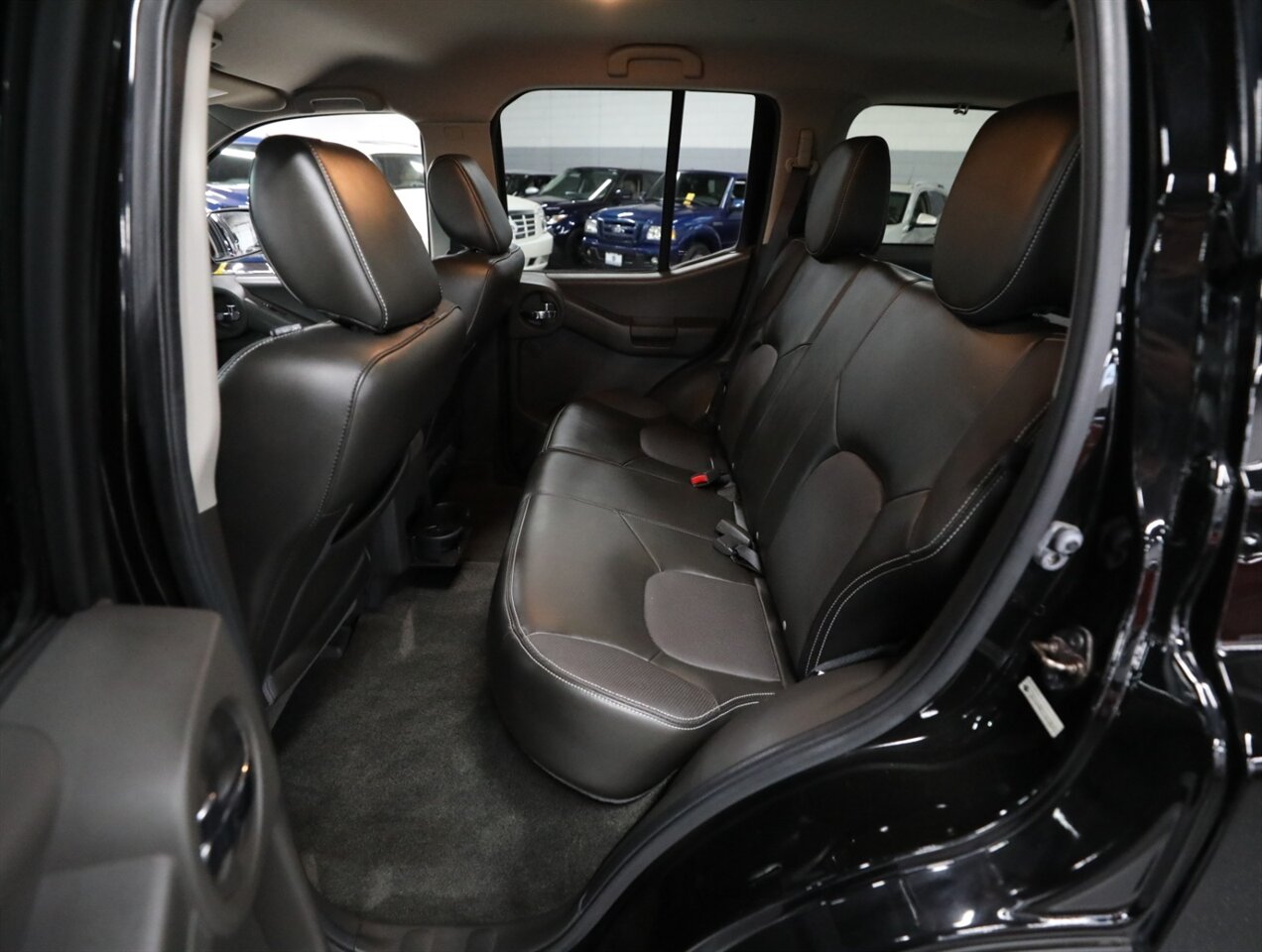 2014 Nissan Xterra PRO-4X 4x4 - Photo 27 - Addison, IL 60101