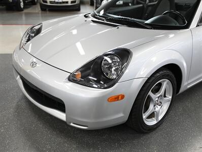 2001 Toyota MR2 Spyder - Photo 3 - Addison, IL 60101