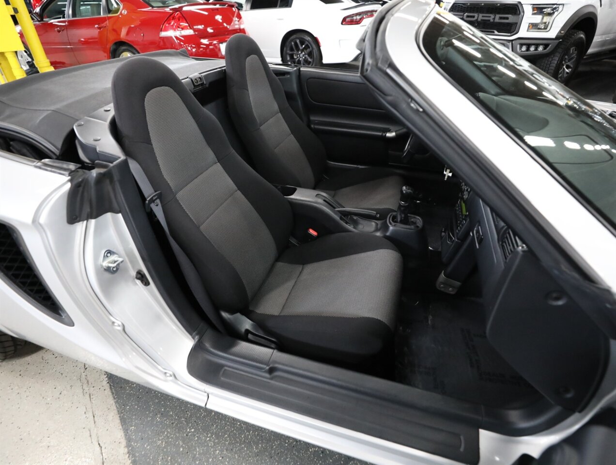 2001 Toyota MR2 Spyder - Photo 18 - Addison, IL 60101