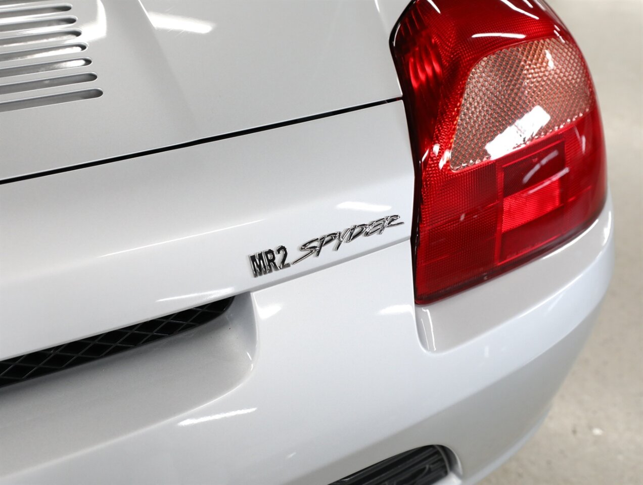 2001 Toyota MR2 Spyder - Photo 11 - Addison, IL 60101