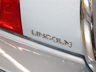 2010 Lincoln Town Car Signature Limited   - Photo 13 - Addison, IL 60101