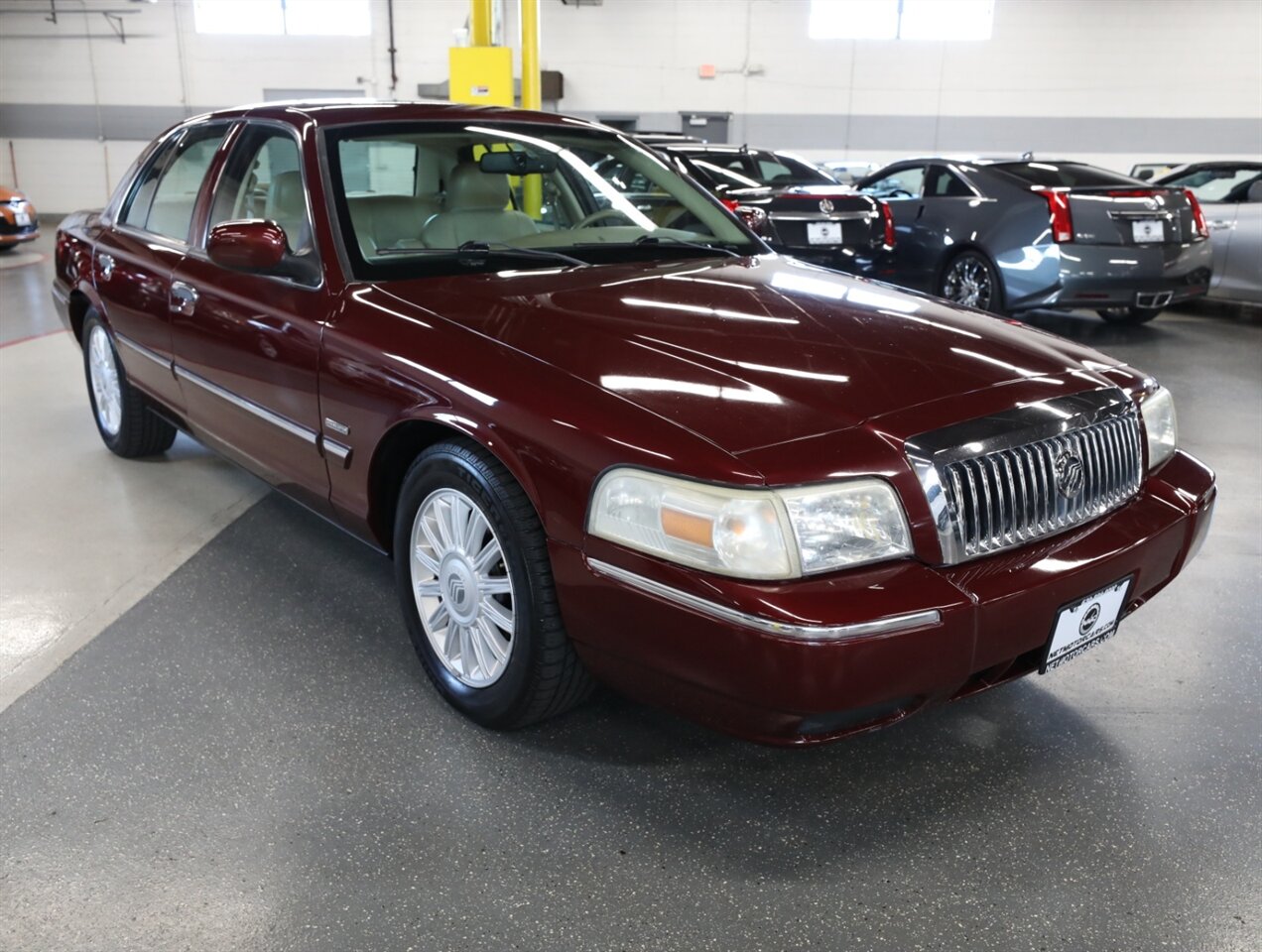 2009 Mercury Grand Marquis LS - Photo 7 - Addison, IL 60101
